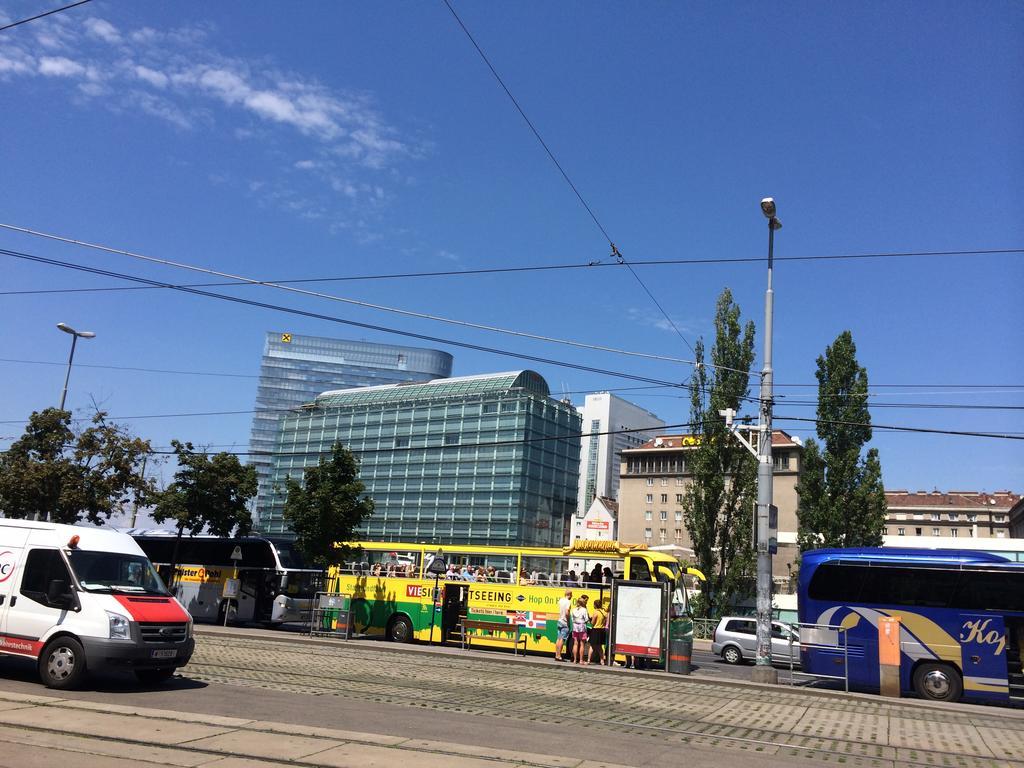 Wohnen Im Herzen Von Wien At The Waterfront Exterior photo